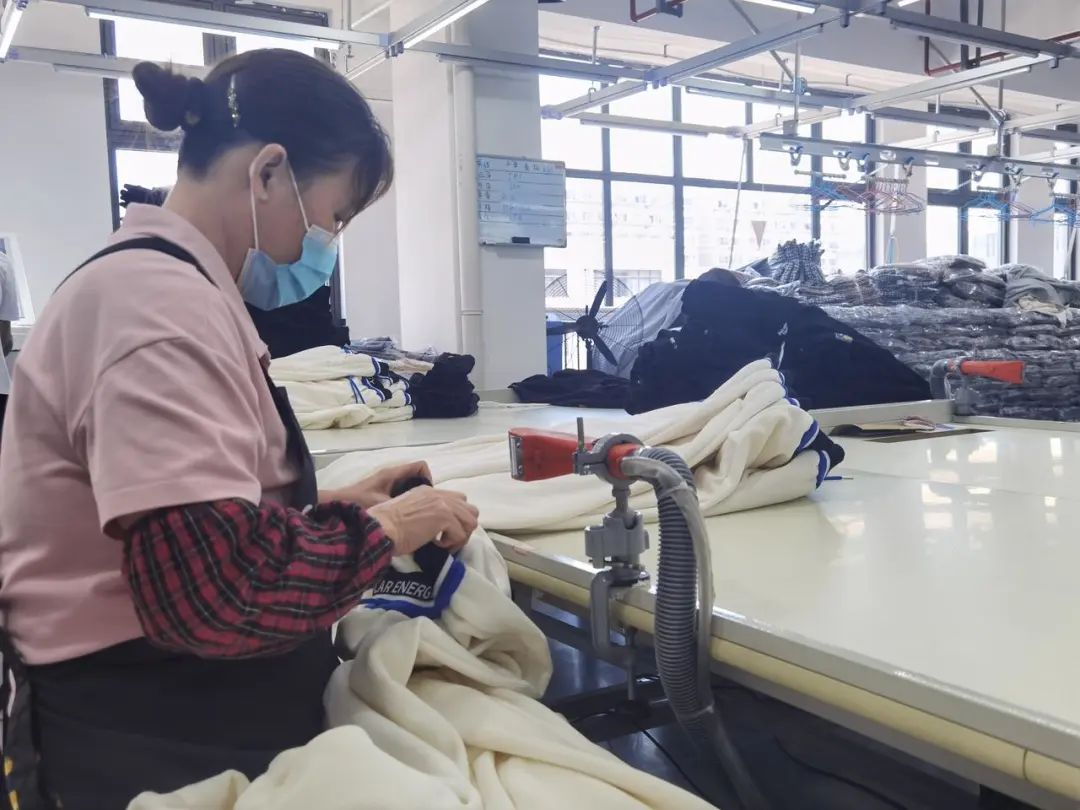 萬億產業服裝工廠 數字化轉型如何重塑鞋帽零售新生態